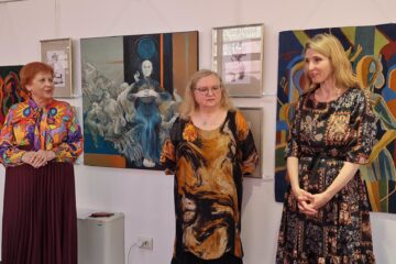 Lucrări de pictură, grafică și tapiserie expuse la Teatrul „Matei Vișniec”, în cadrul Festivalului Internațional