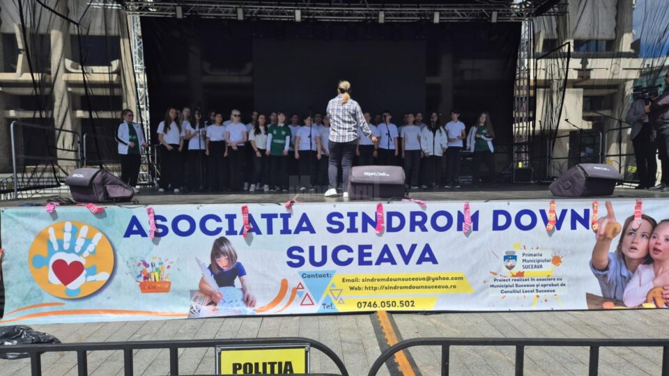 Peste 300 de persoane, dintre care 30 de copii cu sindrom Down, însoțiți de părinți și voluntari, au participat la un eveniment al incluziunii, artei și bucuriei