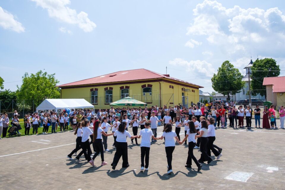 Jocuri, activități și surprize pentru copiii din Siminicea, de 1 Iunie