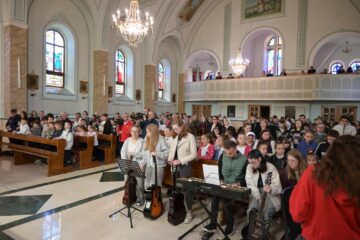 Peste 600 de copii din comunitatea poloneză din Bucovina, sărbătoriți în cadru festiv