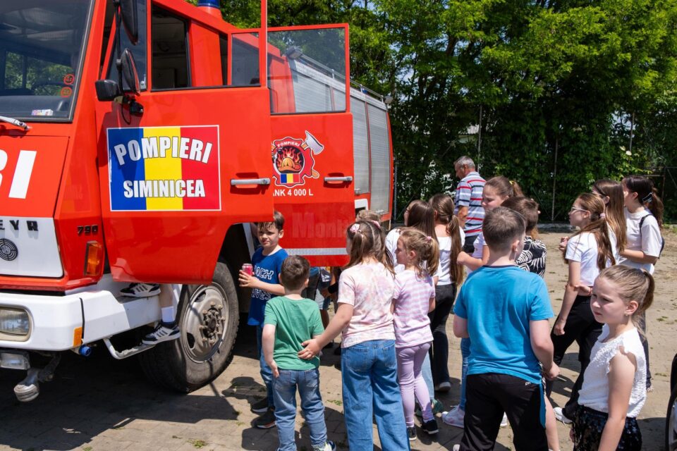 Jocuri, activități și surprize pentru copiii din Siminicea, de 1 Iunie