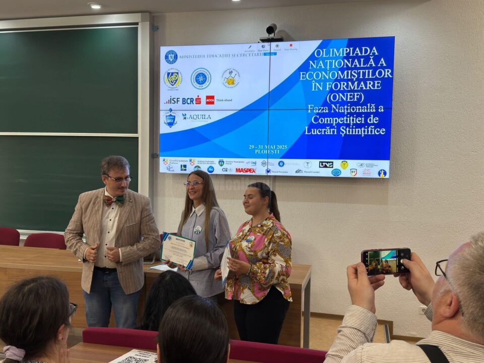 Studente ale Facultății de Economie, Administrație și Afaceri, premiate la Olimpiada Economiștilor în Formare