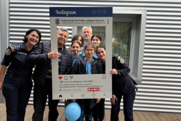 „Bunici în siguranță digitală”, campanie de prevenire a înșelăciunilor online pentru persoanele de vârsta a treia