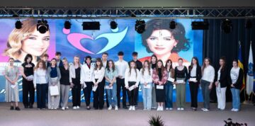 Respect și recunoștință pentru elita școlară. Fundația „Ana – Inimă de copil” a premiat olimpicii la Vicovu de Jos