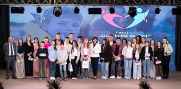 Respect și recunoștință pentru elita școlară. Fundația „Ana – Inimă de copil” a premiat olimpicii la Vicovu de Jos