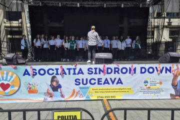 Peste 300 de persoane, dintre care 30 de copii cu sindrom Down, însoțiți de părinți și voluntari, au participat la un eveniment al incluziunii, artei și bucuriei