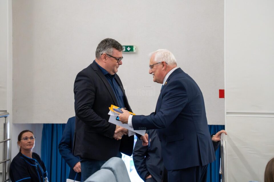 Vicepreședintele Consiliului Județean Suceava Nicolae Robu, la festivitatea de premiere a Festivalului Internațional Video ART pentru tineret