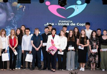 Respect și recunoștință pentru elita școlară. Fundația „Ana – Inimă de copil” a premiat olimpicii la Vicovu de Jos