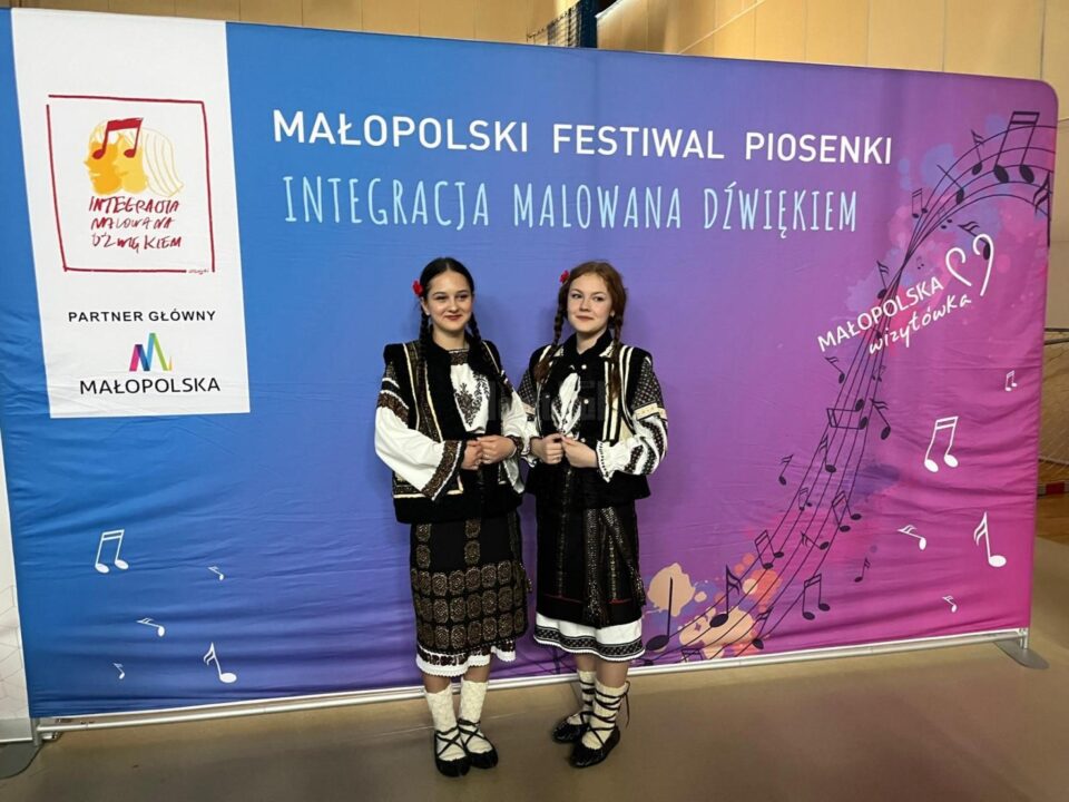 Elevi humoreni premiați la Festivalul Internațional de muzică „Integrare pictată cu sunet” din Polonia