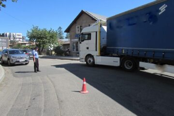 Restricții rutiere majore în Fălticeni: Traficul greu, deviat prin centrul orașului timp de trei zile
