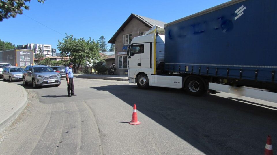 Restricții rutiere majore în Fălticeni: Traficul greu, deviat prin centrul orașului timp de trei zile