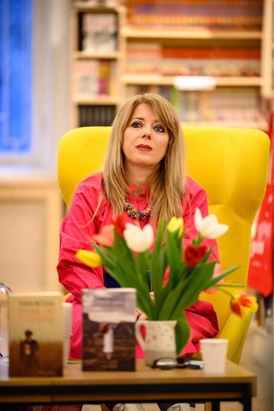 Dialog despre poezie cu poeta Ioana Nicolaie. Foto Facebook