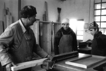 Presa veche 2 mai cu foto FABRICA DE BINALE (1)
