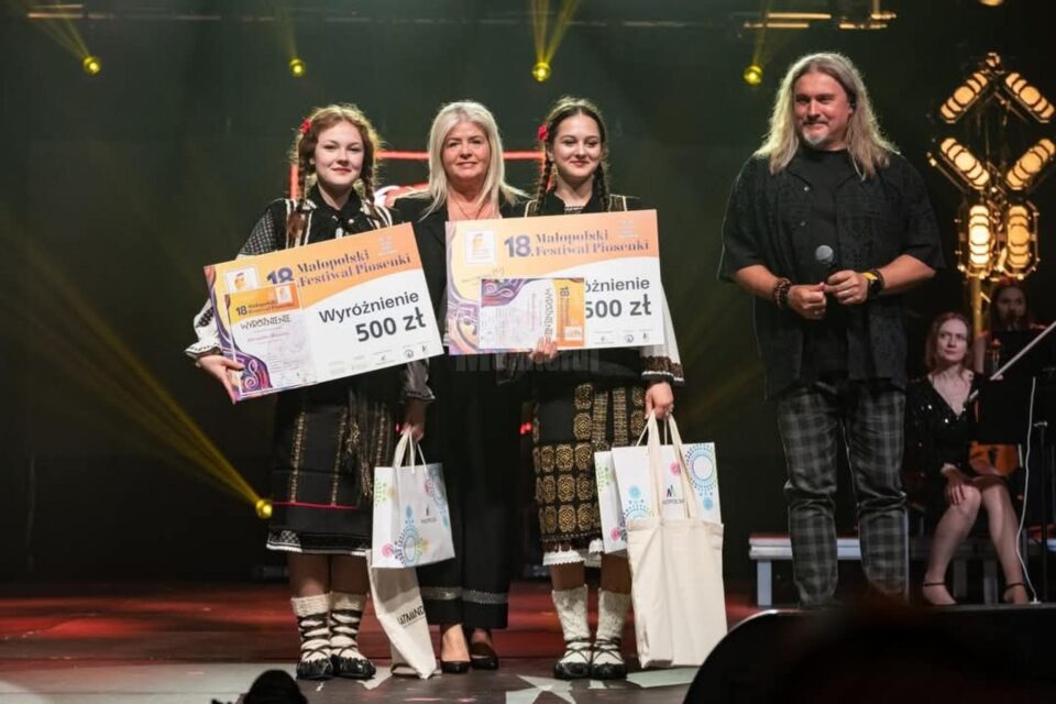 Elevi humoreni premiați la Festivalul Internațional de muzică „Integrare pictată cu sunet” din Polonia