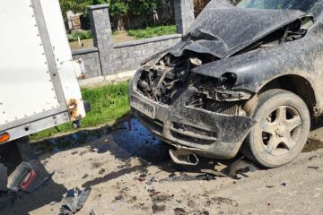 Un șofer mort de beat a provocat o tamponare cu trei mașini
