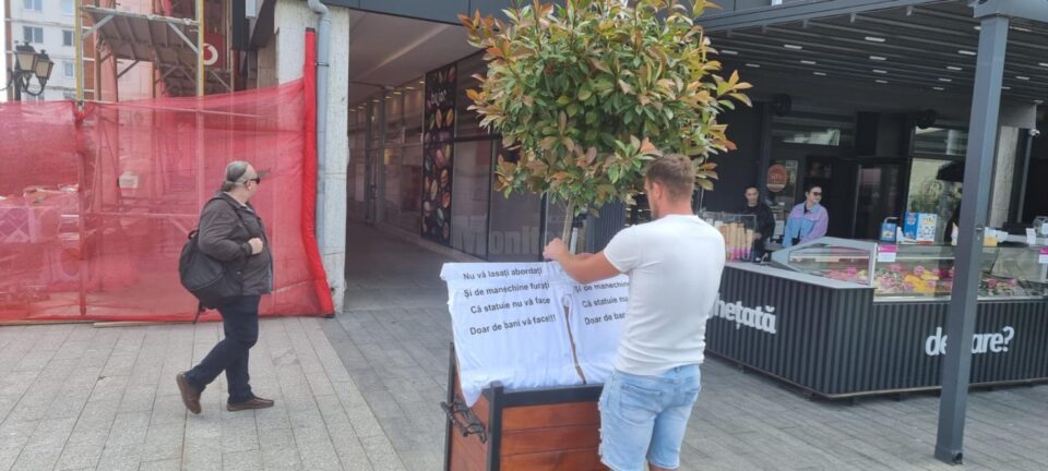 Curg reclamații zilnic privind agenția care susține că recrutează modele, în centrul Sucevei