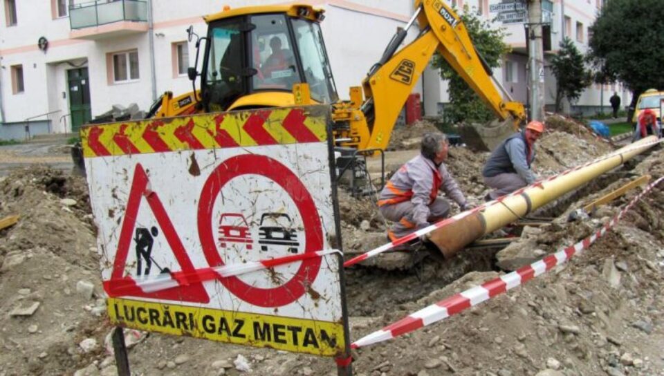 Lucrări de înlocuire a conductei și branșamentelor de gaze naturale