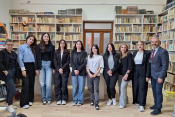 Opt distincții, dintre care cinci premii I, obținute de Colegiul „Hurmuzachi” la concursul național “CDIdei în cărți”