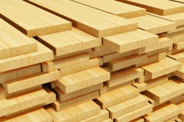 Afaceri cu cherestea, inclusiv cu persoane decedate, derulate de două firme cu sediul în Suceava