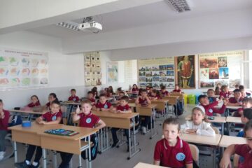 Competiție educațională de limbă engleză pentru copiii de clasa I la LTSM Cajvana. Învățarea prin joacă