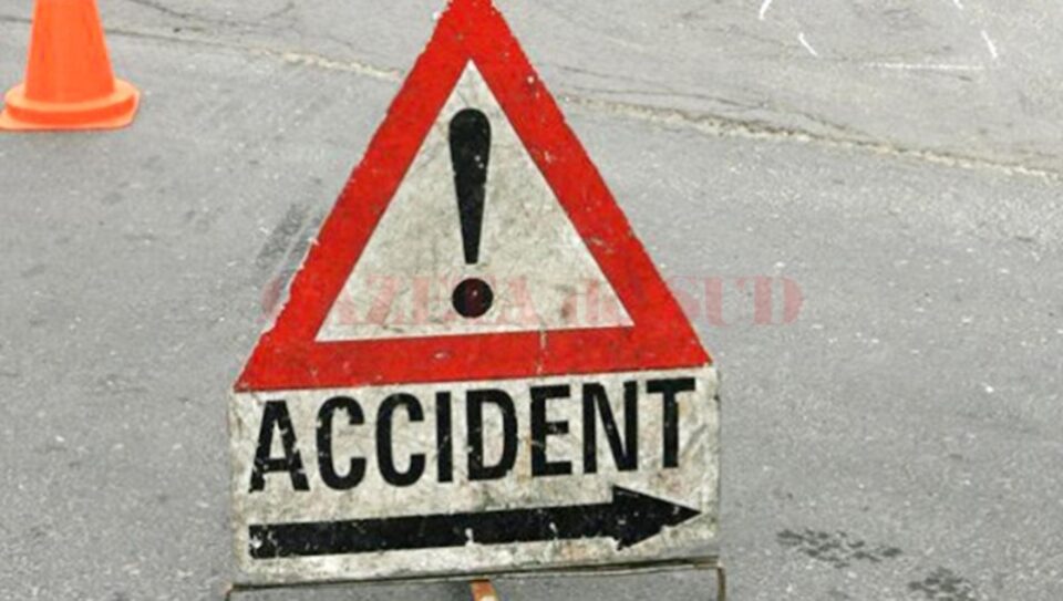 Doi bărbați au murit duminică, după ce au fost implicați în accidente de moped și motocicletă Doi bărbați au murit duminică, după ce au fost implicați în accidente de moped și motocicletă