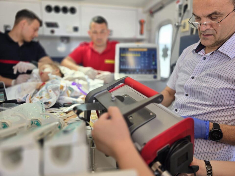 Amelia a fost transferată cu un avion medical, duminică, la o clinică din Genova, în Italia