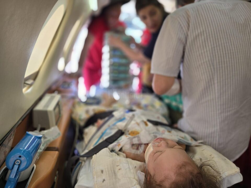 Amelia a fost transferată cu un avion medical, duminică, la o clinică din Genova, în Italia