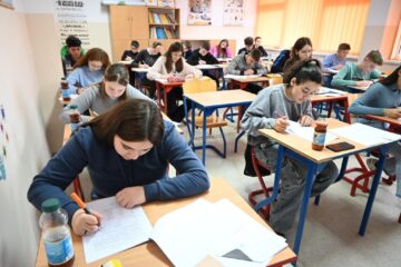 4.123 de absolvenți de liceu din județ s-au înscris pentru a susține probele scrise ale examenului de bacalaureat