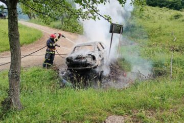 Incendiu izbucnit la un autoturism, pe raza satului Solonețu Nou