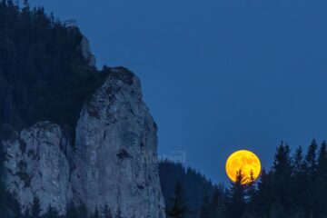 Luna Căpșună, un fenomen astronomic inedit, foarte spectaculos, va atinge apogeul miercuri, 11 iunie - foto Constantin Rotar