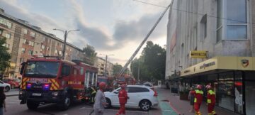 Incendiu la sala de sport situată la ultimul etaj al Complexului Comercial "Bucovina"