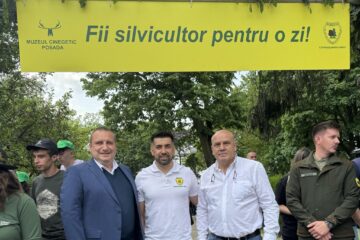 Ciprian Muscă, președintele ASFOR, Marius – Dan Sîiulescu - directorul general al Romsilva, Vasile Rusu - directorul economic al RNP, la Ziua Silvicultorului