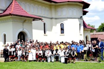 „Și cred că o copilărie e-o mică Sfântă Liturghie.” Activitate metodică a profesorilor de religie, la Putna