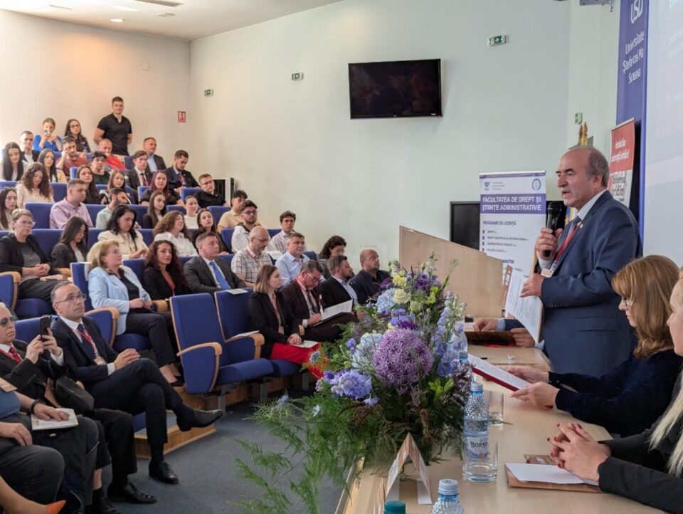 Fostul ministru al Justiției prof.univ.dr. Tudorel Toader a participat la Conferința națională de Drept Penal și Procedură Penală de la Suceava Fostul ministru al Justiției prof.univ.dr. Tudorel Toader a participat la Conferința națională de Drept Penal și Procedură Penală de la Suceava