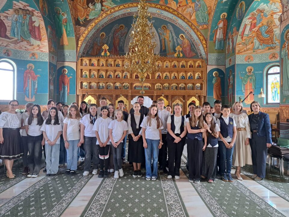 „Mâini dibace-pictură pe ceramică", acțiune la care au participat elevi din Bosanci și Marginea