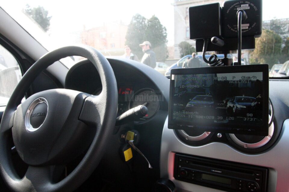 Șofer beat, prins în timp ce gonea cu 110 km/h în localitate