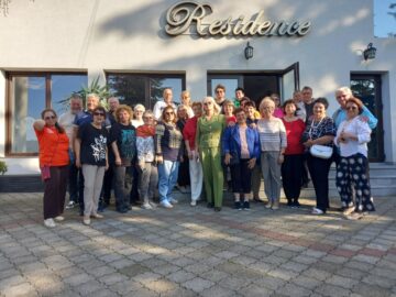Absolvenți ai primei promoții a Liceului de Industrie Alimentară Suceava au sărbătorit împreună cu colegii din alte zone 42 de ani de la terminarea Universității