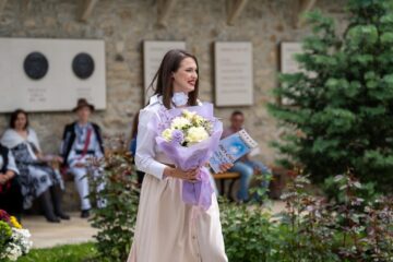 Ana Maria Moglan a câștigat marele premiu al concursului de recitare a liricii eminesciene „La Putna”