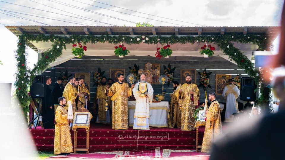 Binecuvântare și bucurie duhovnicească la hramul Mănăstirii Părhăuți, Duminica Tuturor Sfinților Binecuvântare și bucurie duhovnicească la hramul Mănăstirii Părhăuți, Duminica Tuturor Sfinților
