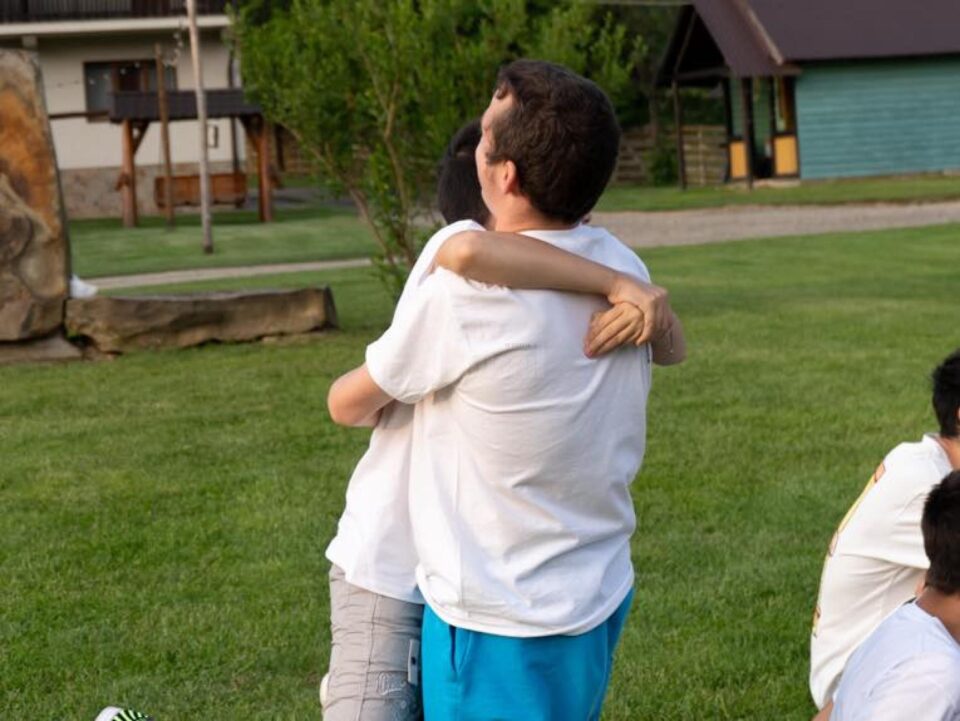 Mai mulți copii cu deficiențe de vedere și părinții lor s-au reunit în Tabăra Respiro de la Vama