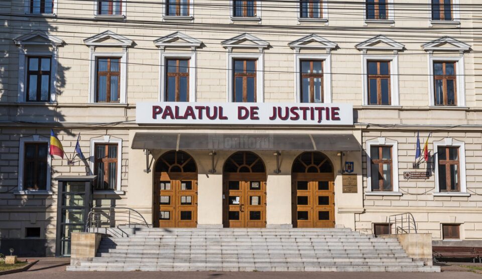 O singură condamnare cu executare în cazul unui jaf înscenat la o sală de jocuri, cu trei protagoniști O singură condamnare cu executare în cazul unui jaf înscenat la o sală de jocuri, cu trei protagoniști