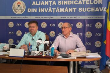 președintele Alianței Sindicatelor din Învățământ Suceava (ASIS), prof. Giani Leonte, și vicepreședintele Alianței Sindicatelor din Învățământ, prof. Dumitru Irimia
