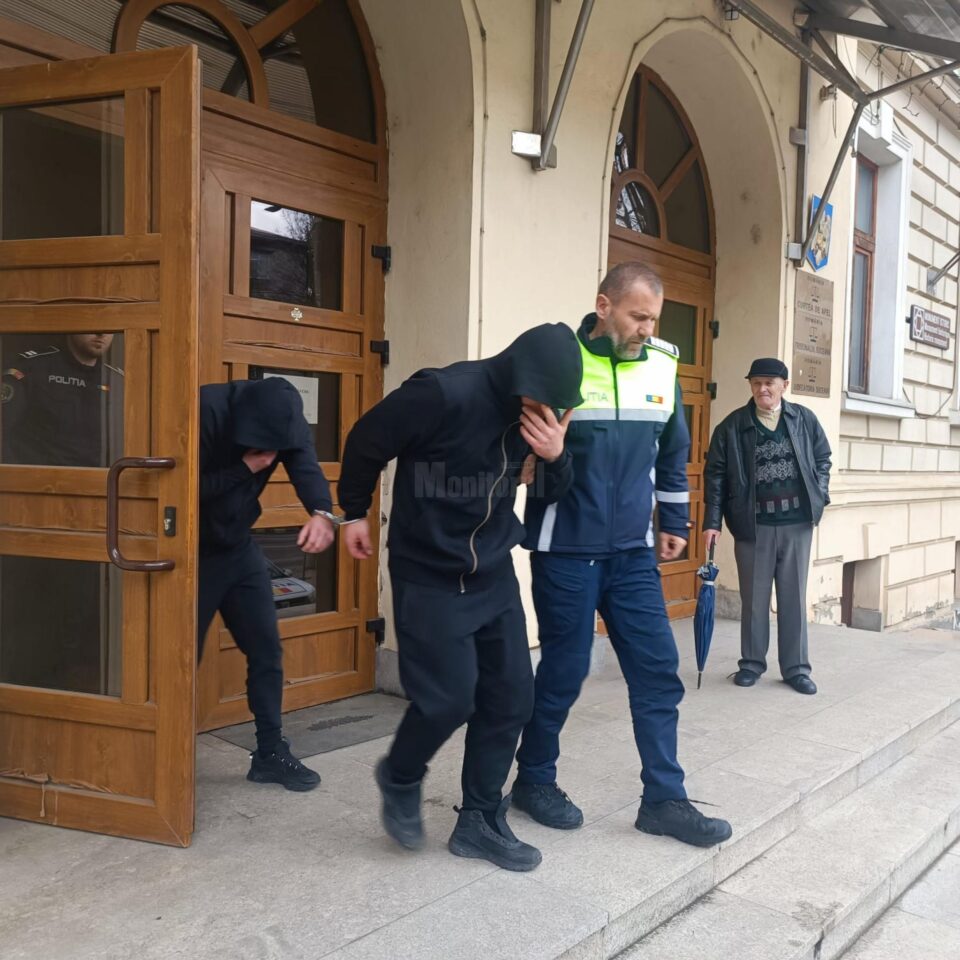 A patra lună de arest preventiv pentru hoții care ar fi furat 1,4 milioane de euro din casa unui notar A patra lună de arest preventiv pentru hoții care ar fi furat 1,4 milioane de euro din casa unui notar