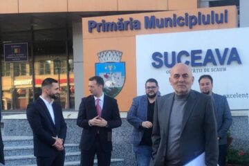 Primarul Vasile Rîmbu va întâmpina procesiunea cu moaștele Sf. Ioan cel Nou de la Suceava în fața primăriei
