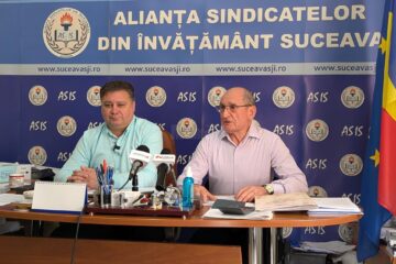 Președintele Alianței Sindicatelor din Învățământ Suceava (ASIS), prof. Giani Leonte, și vicepreședintele Alianței Sindicatelor din Învățământ, prof. Dumitru Irimia