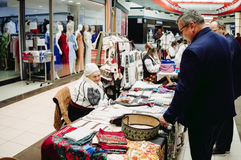 Târgul de Sânziene, în incinta Shopping City Suceava
