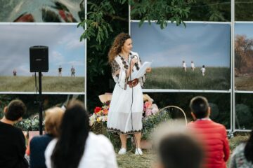 Inedită lansare a albumului foto „În căutarea timpului avut” de Ema Motrescu, în locul numit „Libertate”