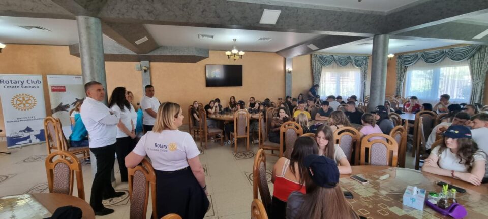 Start pentru prevenție și educație: 60 de tineri au participat la o tabără în Mănăstirea Humorului, o etapă importantă a unui proiect dedicat sănătății emoționale și prevenirii consumului de substanțe interzise.
