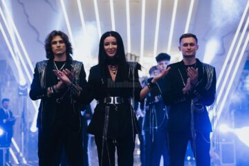 Bianca Rîpan, la finalul unei prezentări a ultimei sale colecții