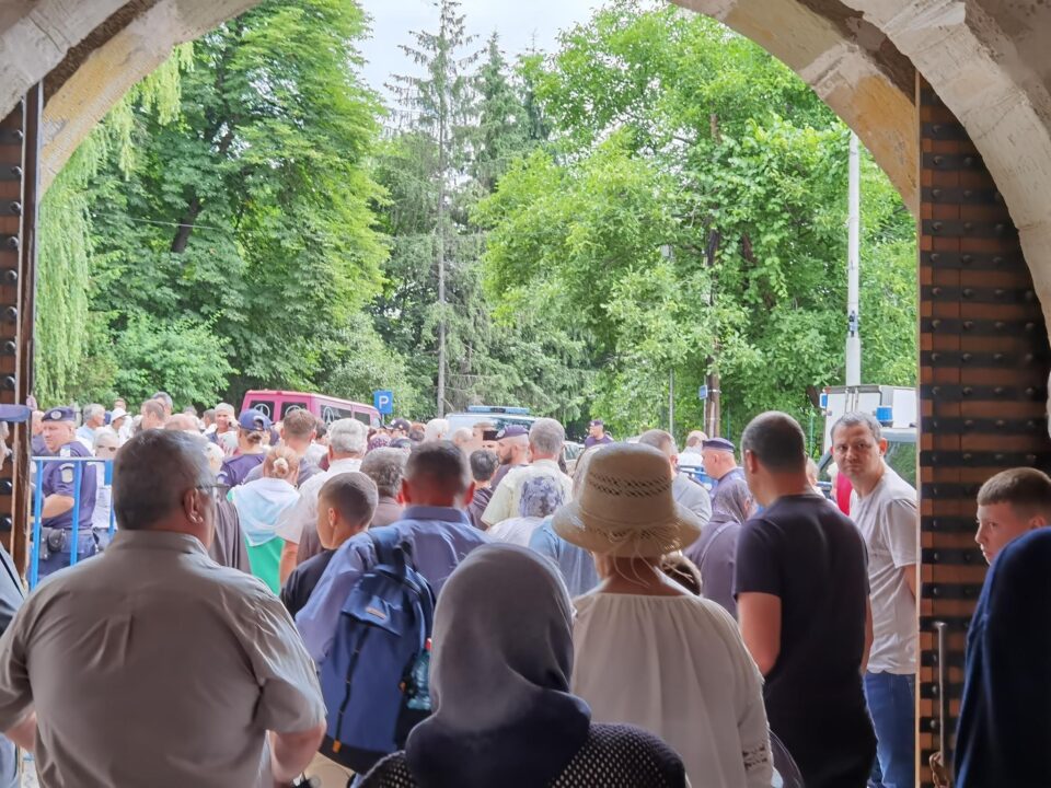 Mii de credincioși, prezenți la Sfânta Liturghie, de Hramul Sucevei